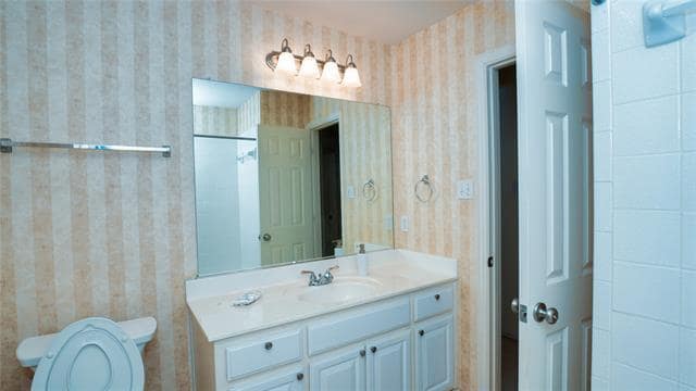 Building Photo - 15846 Grove Crest Dr