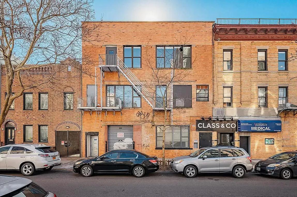 Building Photo - 308 Graham Ave