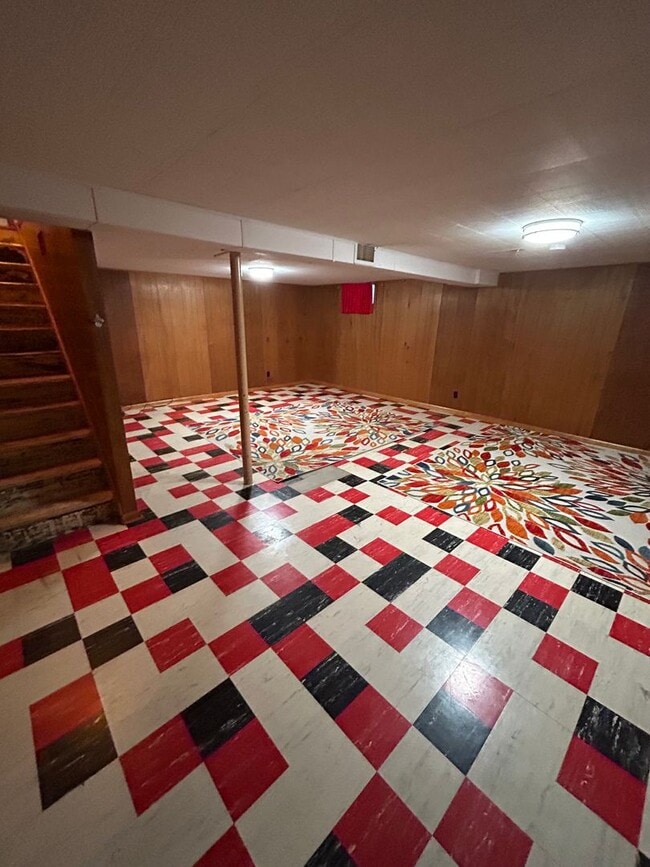 Building Photo - 223 Glenwood Dr