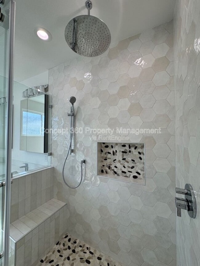 Building Photo - 6168 Briercrest Ave