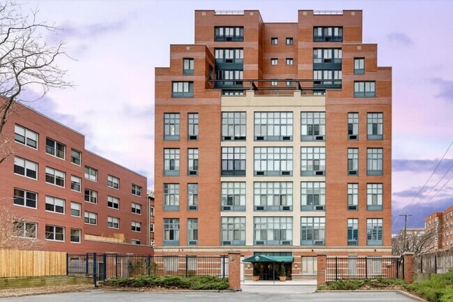 Building Photo - 205 10th St