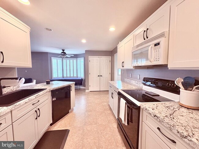 Building Photo - 39 Wild Rose Dr