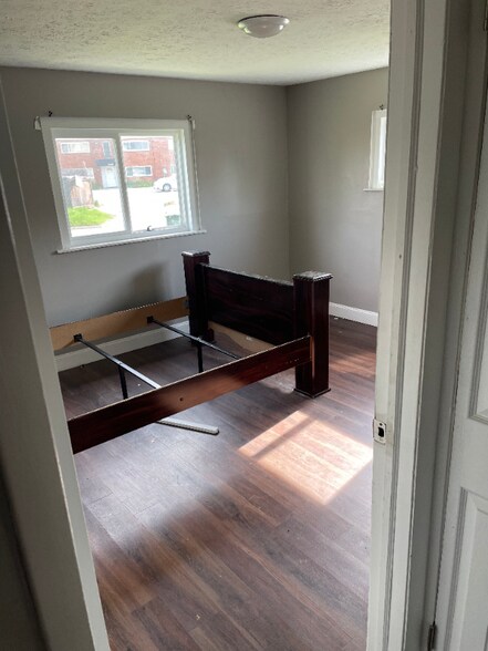 Building Photo - 3631 Cushing Dr