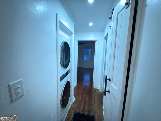 Building Photo - 1604 Steele Dr NW