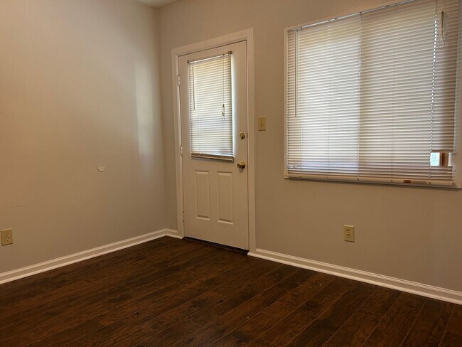 Building Photo - Available August 20th, 2026!!