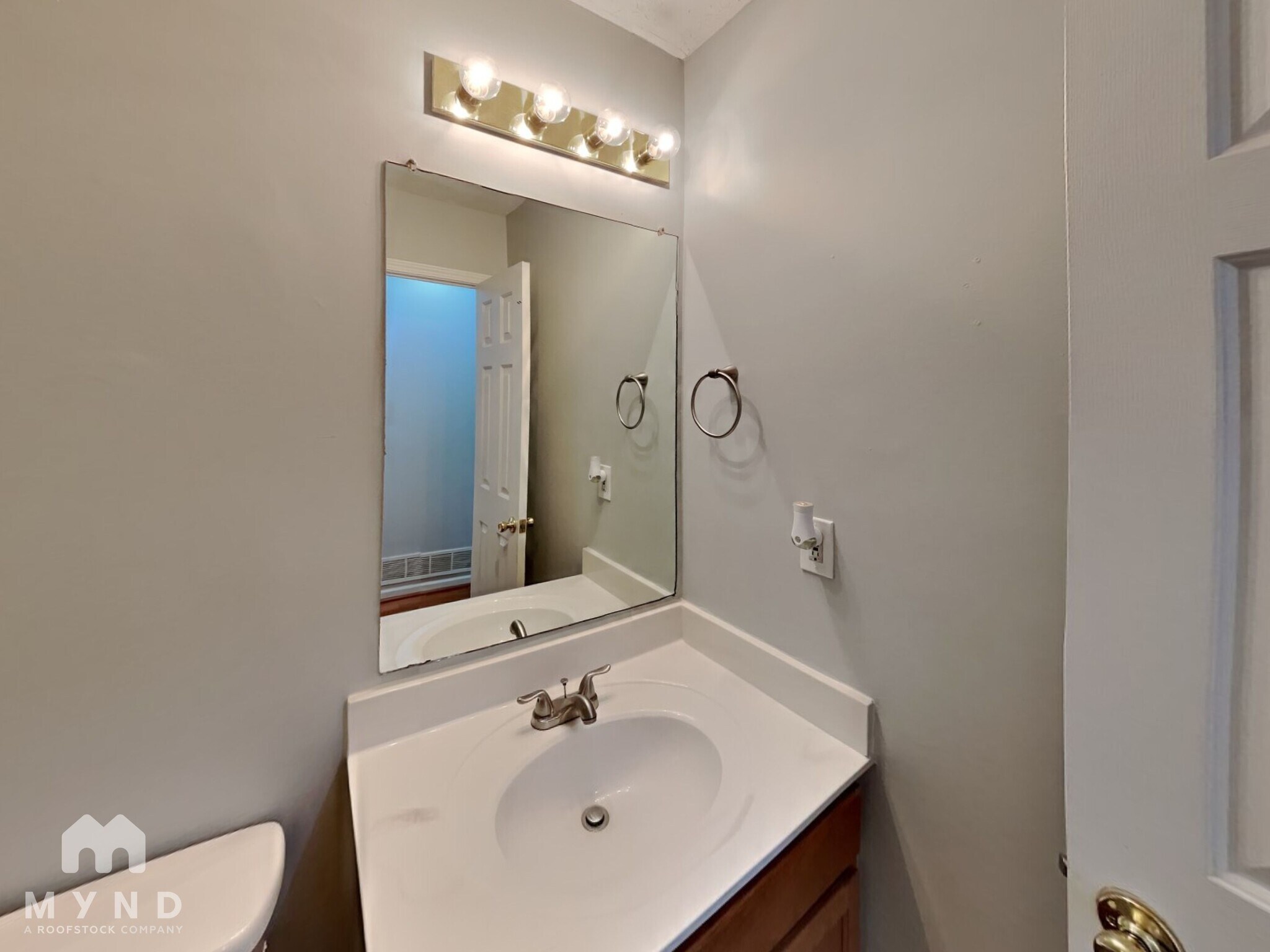 Building Photo - 307 Burton Dr