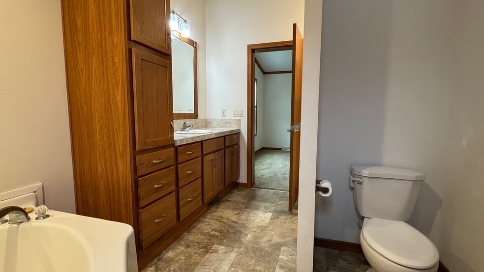 Building Photo - 2215 Osprey Pl NW