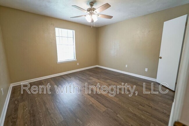 Building Photo - 2380 Hartsfield Way