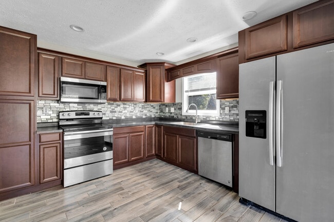 Building Photo - Donerail Way