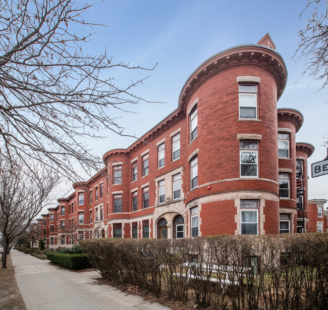 Building Photo - 1871 Beacon St