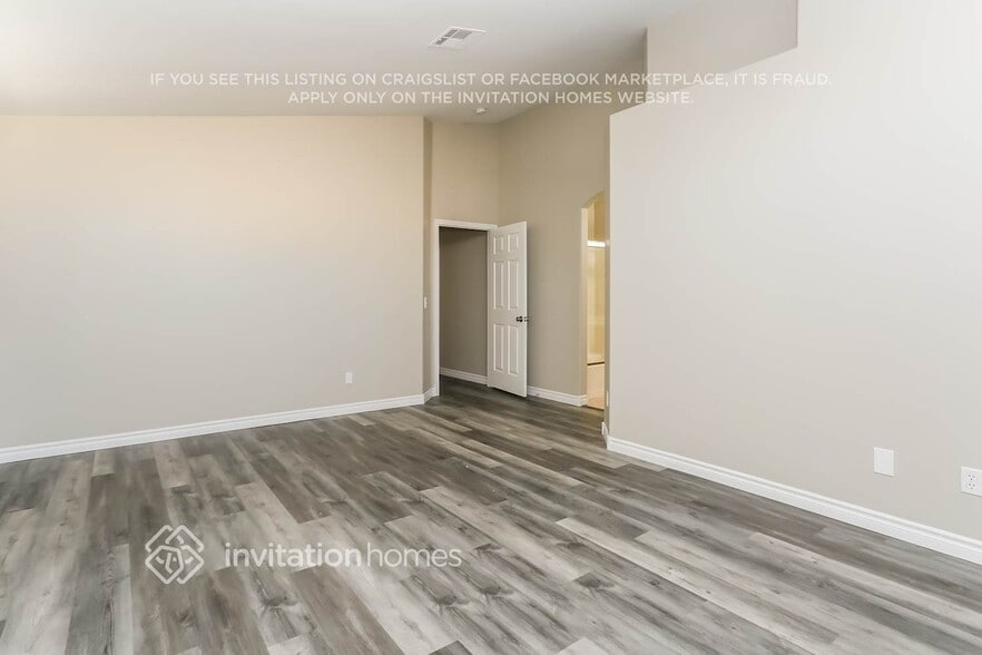 Building Photo - 7120 Golden Desert Ave