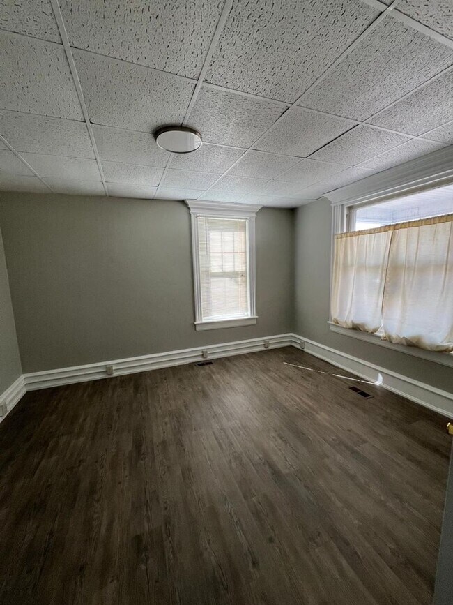 Building Photo - 4216 W Penn Ave