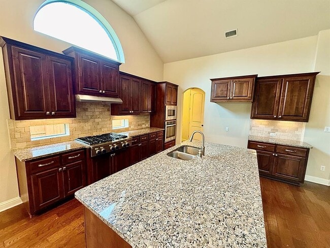 Building Photo - 5512 Lipan Apache Bend