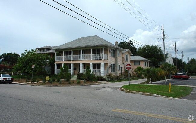 Primary Photo - Nelson Apartment