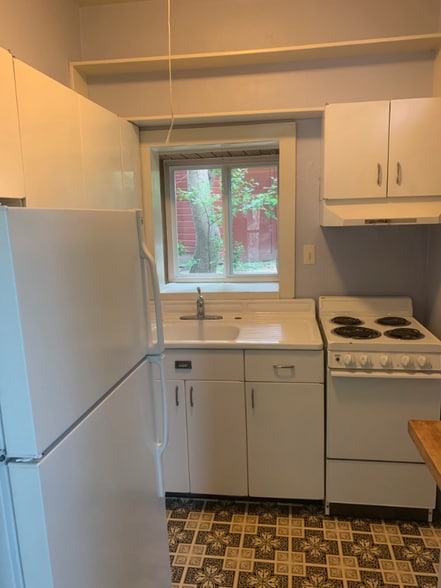 Building Photo - 1044 Maxwell Ave