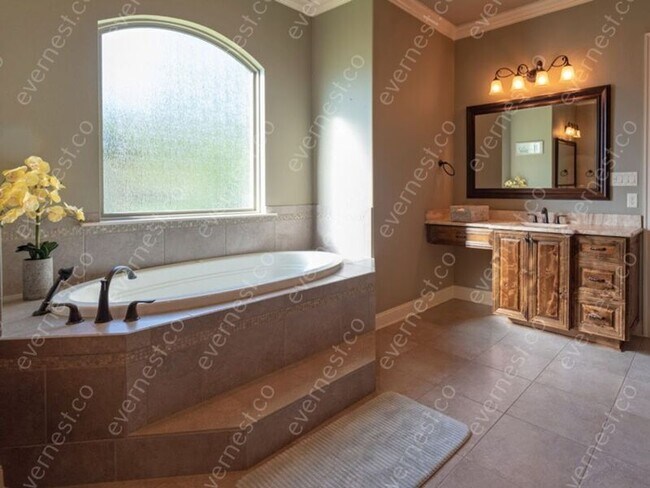 Building Photo - 6587 Westminster