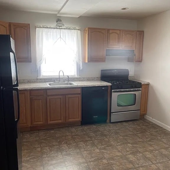 Building Photo - 229 Rollstone St