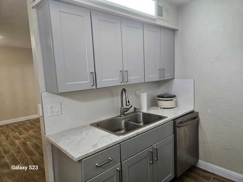Building Photo - 3314 N 68th St