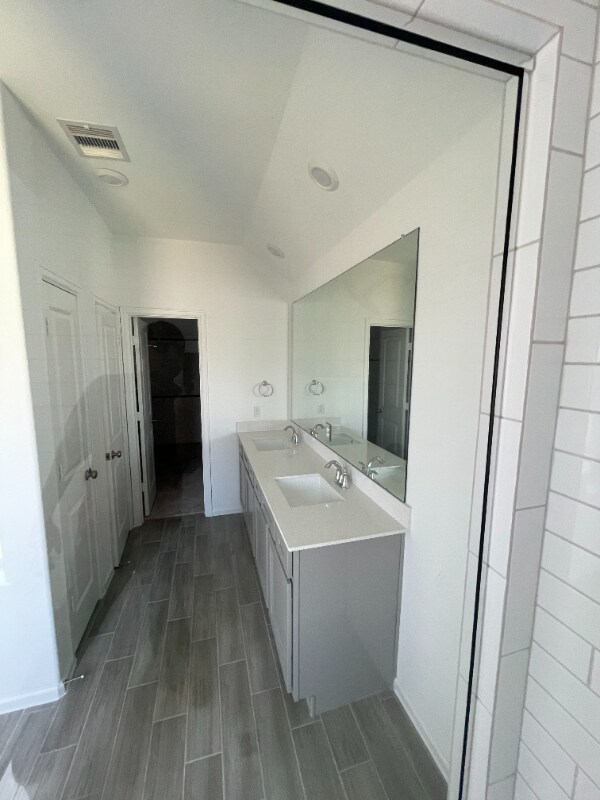 Building Photo - 4135 Balboa Dr