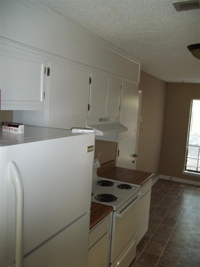 Building Photo - Spring Lake, NC 28390