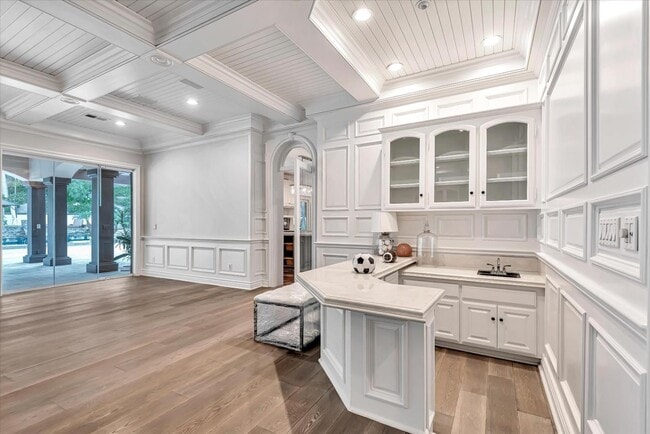 Building Photo - 25644 Queenscliff Ct