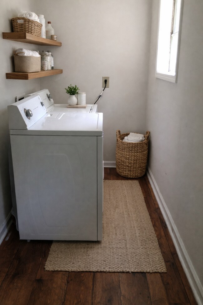 Building Photo - 362 Oldham Ave