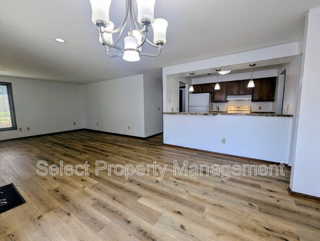 Building Photo - 4619 Arlington Pkwy S
