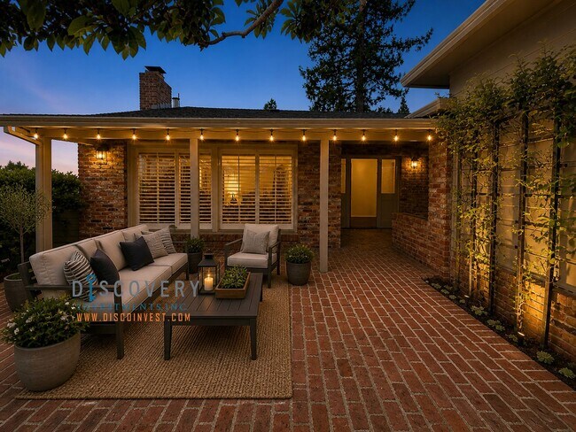 Building Photo - Refined Piedmont Residence with Timeless Mid-Centry Appeal