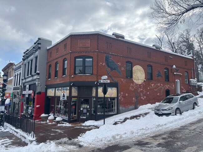 Building Photo - 741 Manitou Ave