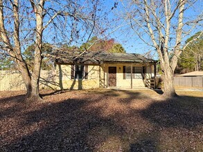 Building Photo - 2 Bedroom Home w/ Flex Room, fenced in yard - Close to base!!