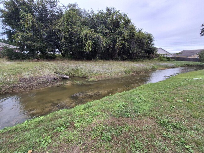 Building Photo - 103 Booth Ln