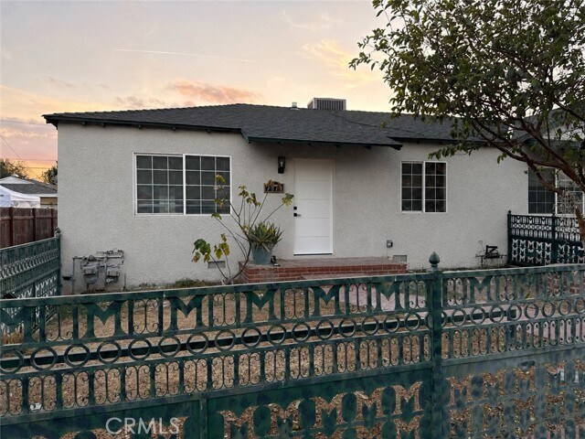 Building Photo - 7879 Claybeck Ave