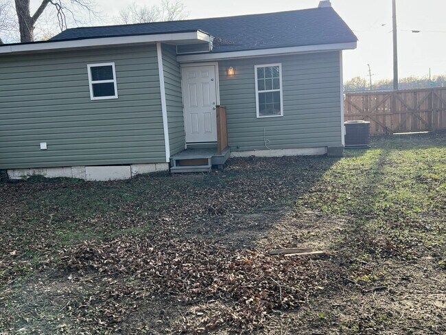 Building Photo - 129 Lock Trail