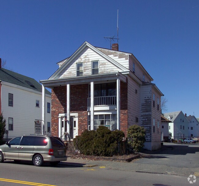 41 Winthrop St 41 Winthrop St Taunton MA 02780 Apartment Finder