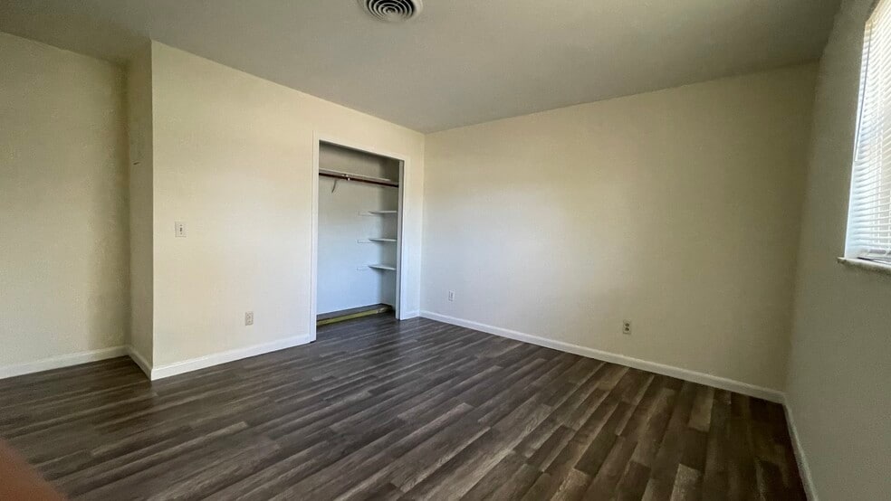 Front Bedroom - 900 NW 10th Terrace