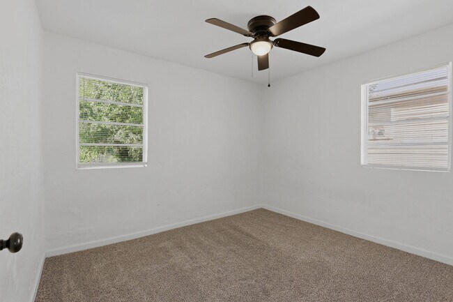 Building Photo - 321 SE 67th St