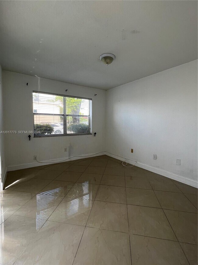 Building Photo - 7106 NW 169th St
