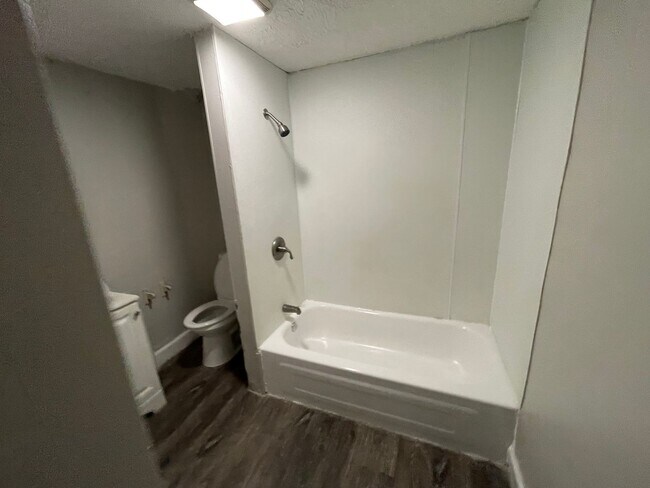 Building Photo - 1733-1737 Long Ave