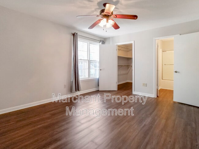 Building Photo - 106 E Bay Ct