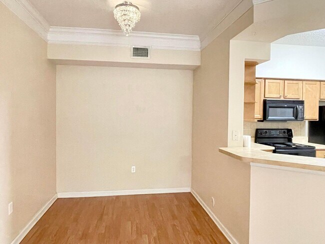 Building Photo - 9849 Baywinds Blvd