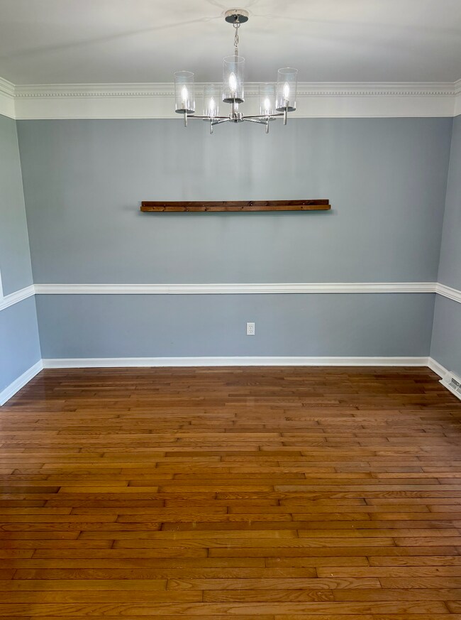 Building Photo - 8364 Greenridge Rd