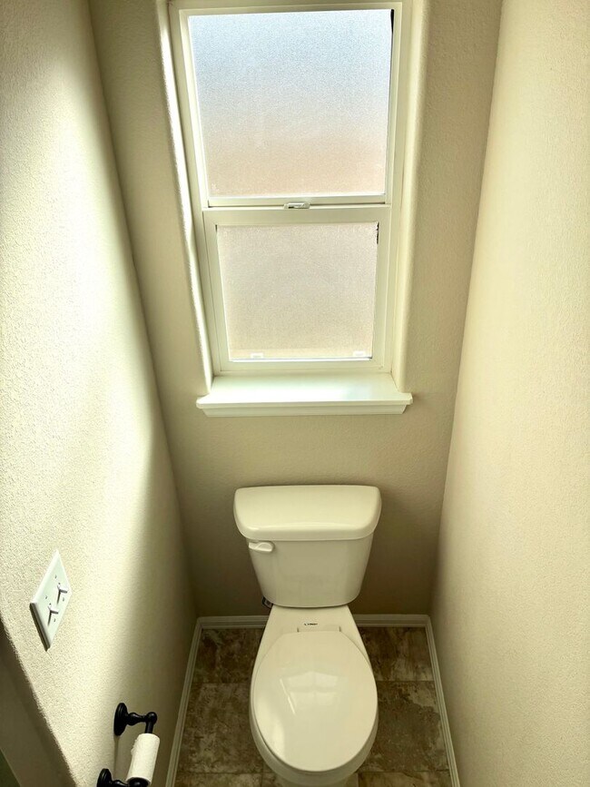 Building Photo - Beautiful 4 Bed/3 Bath West Greeley Home – Spacious Lot & Great Location! Free February Rent! Mov...