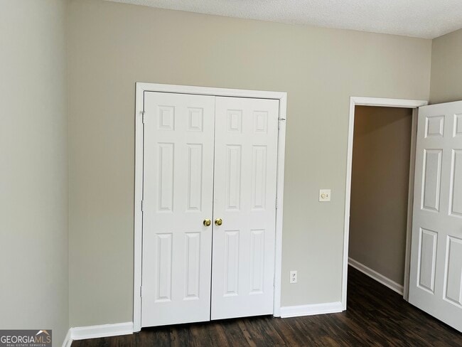 Building Photo - 50 Rock Mill Ct