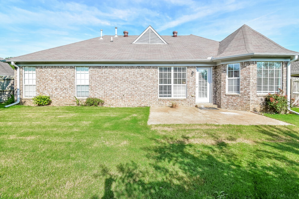 Building Photo - 145 Cameron Dr