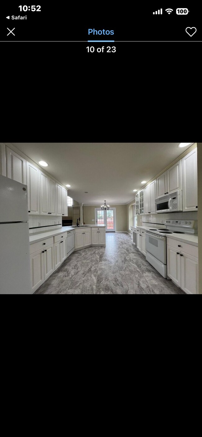 Building Photo - 809 Barneswyck Dr