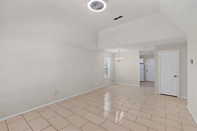 Building Photo - 207 W Owens St