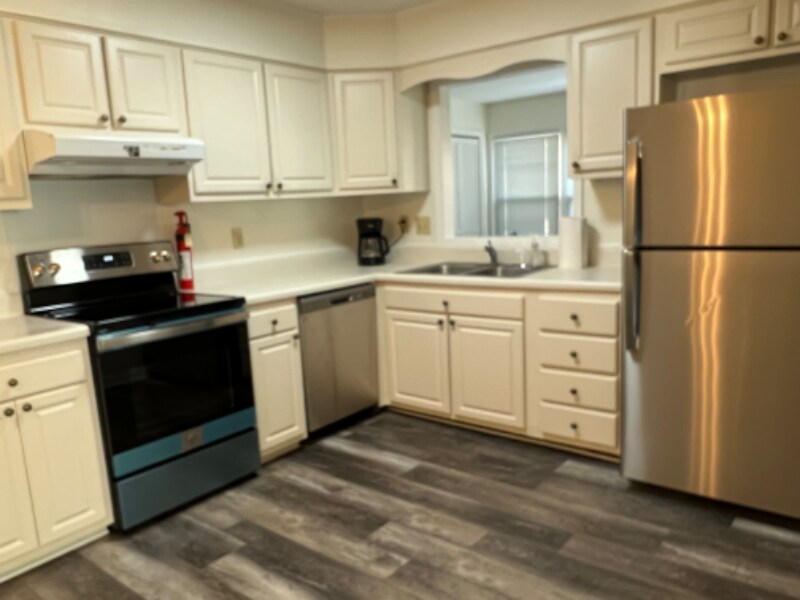 Building Photo - 201 Orange Dr