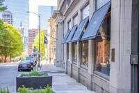 Building Photo - Luxury Two Bedroom Unit in  Downtown Business District