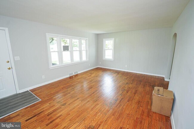 Building Photo - 737 Magnolia Dr