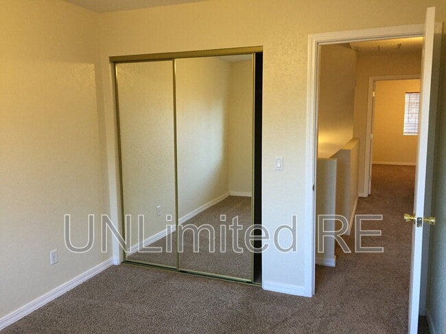 Building Photo - 1753 W Legend Trail